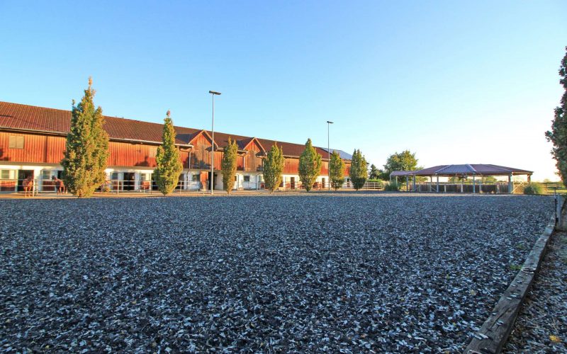 Außenreitplatz